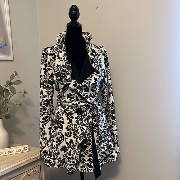 Self Esteem Fashion Coat. Size Large. Runs Small. Black/cream waverly print. - Picture 2 of 8